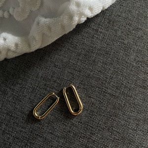 Paper clip shaped hoop earrings